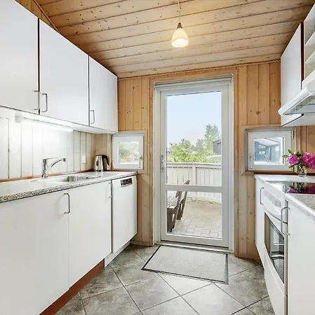 בית נופש 8858-glesborg-marie-nielsens-vej-28 *